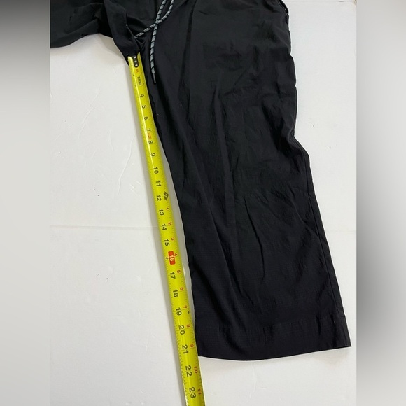 Athleta Trekkie Straight Crop Black Size 12 Petite - Picture 8 of 10